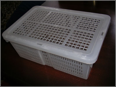 [ Submitted by Wai ] Plastic fruit carrier.